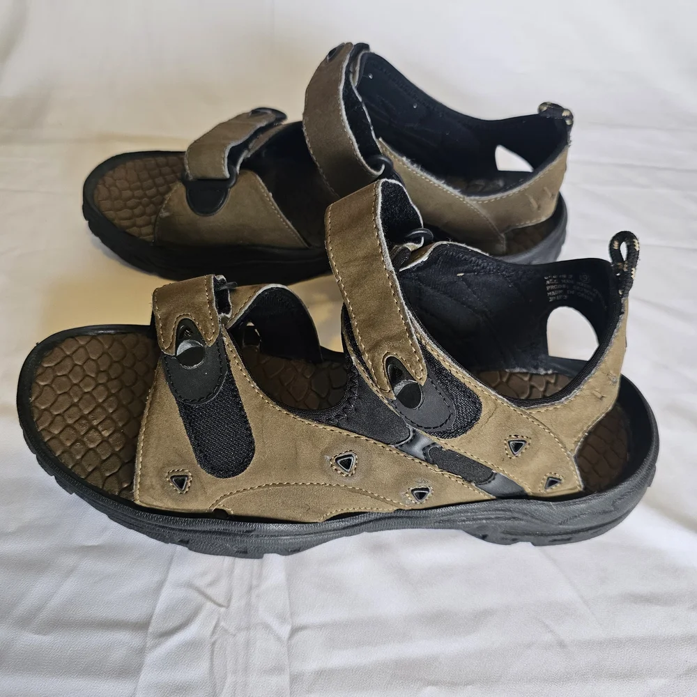 Faded Glory Men's Brown and Black Sandals